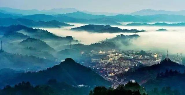 重庆发布2024年首个寒潮蓝色预警 多地日均气温将下降6~8°C